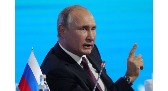 Путин заявил об изменяющейся не в лучшую сторону ситуации с коронавирусом