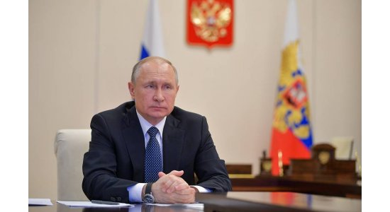 Путин советует губернаторам не замораживать стройки